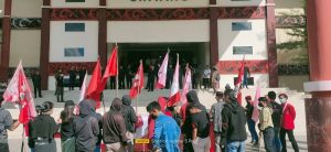 Mahasiswa Geruduk Kantor DPRD Sintang