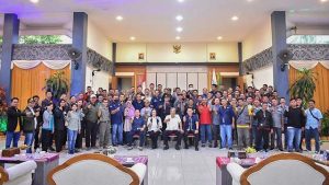 Jarot Lepas Keberangkatan Kades Menuju Lemukutan