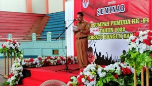 Selimin Buka Seminar Kepemudaan di GOR Apang Semangau